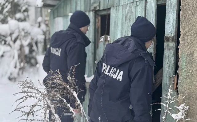 Tczew - Reagujmy, zanim będzie za późno. Dzielnicowi sprawdzają miejsca przebywania bezdomnych