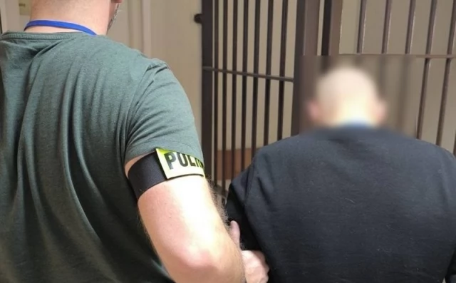 Tczew - Agresywne zachowanie 17-latka. Odpowie m. in. za zniszczenie okularów