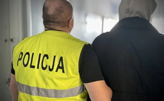 Tczew - Biżuteria zniknęła z przesyłki. Odpowie pracownik magazynu