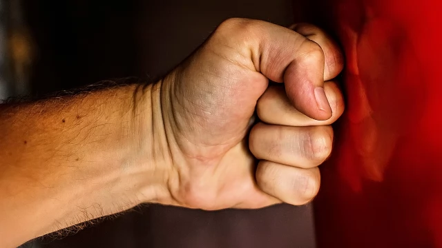 Tczew - Policyjny apel w ramach kampanii "Wspieraj Dzieciństwo Mocy bez Przemocy" - Reaguj na krzywdę!