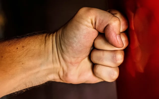 Tczew - Policyjny apel w ramach kampanii "Wspieraj Dzieciństwo Mocy bez Przemocy" - Reaguj na krzywdę!