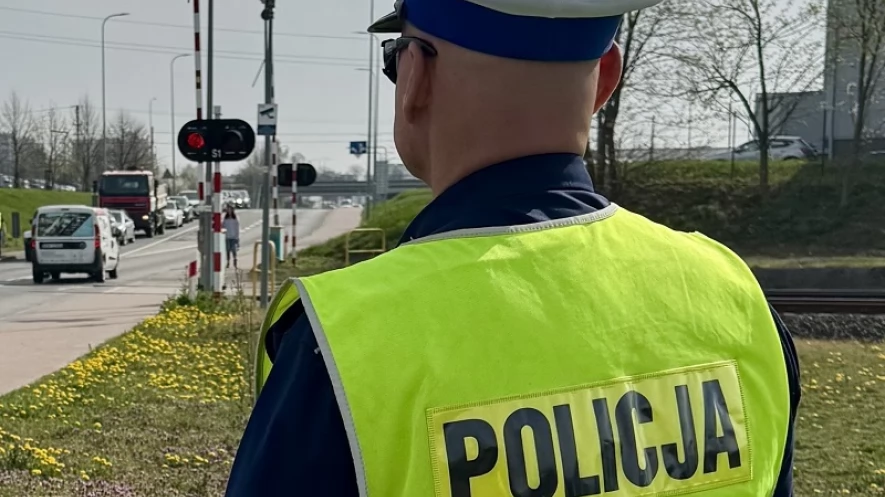 Tczew - O krok od tragedii na torach. Maszynista zdążył wyhamować skład