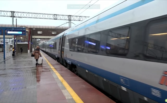 Tczew - Trzeci stopień zagrożenia terrorystycznego CHARLIE na liniach kolejowych