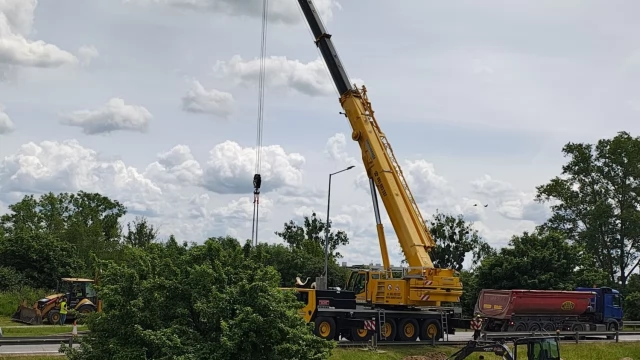 Tczew - Montują bramownice. Są utrudnienia w ruchu