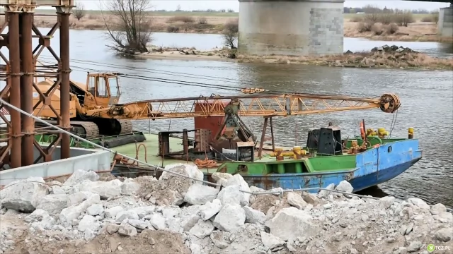 Tczew - Most Tczewski będą rozbierać z barek