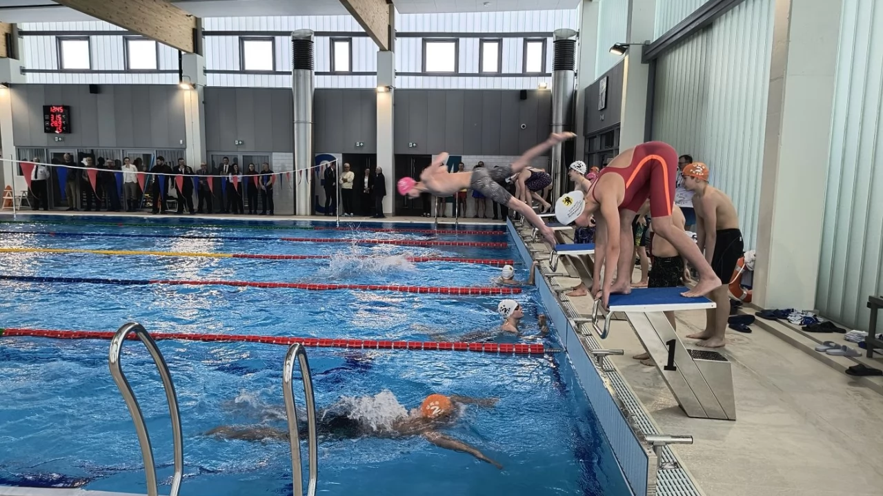 Tczew - Basen przy "12" otwarty