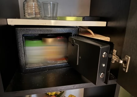 Tczew - Pod wpływem narkotyków wsiadł za kółko, mimo zakazu. Odpowie też za to, co miał w sejfie