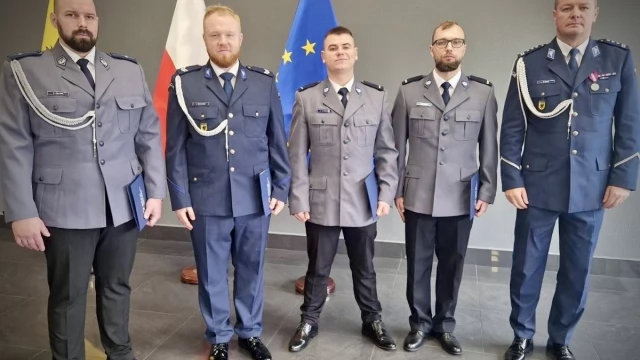 Tczew - Tczewscy policjanci nagrodzeni za bohaterstwo