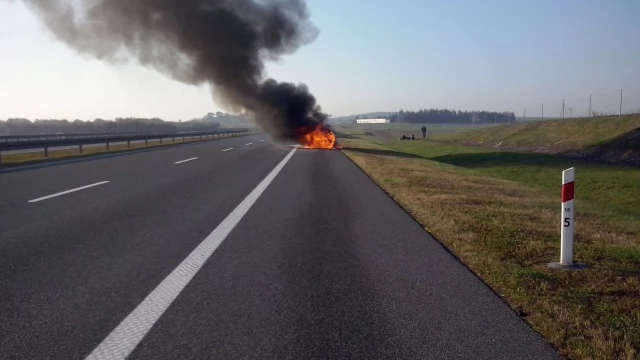 Tczew - A1. Auto stanęło w płomieniach