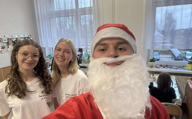 Tczew - Nadzieja płynie ze światła. Projekt uczniów z I LO