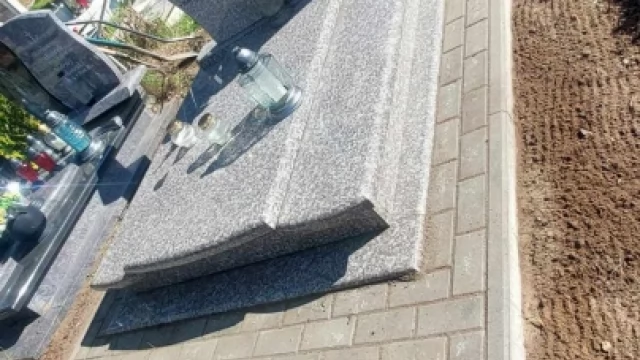 Tczew - Podnoszenie zapadniętych nagrobków i inne prace