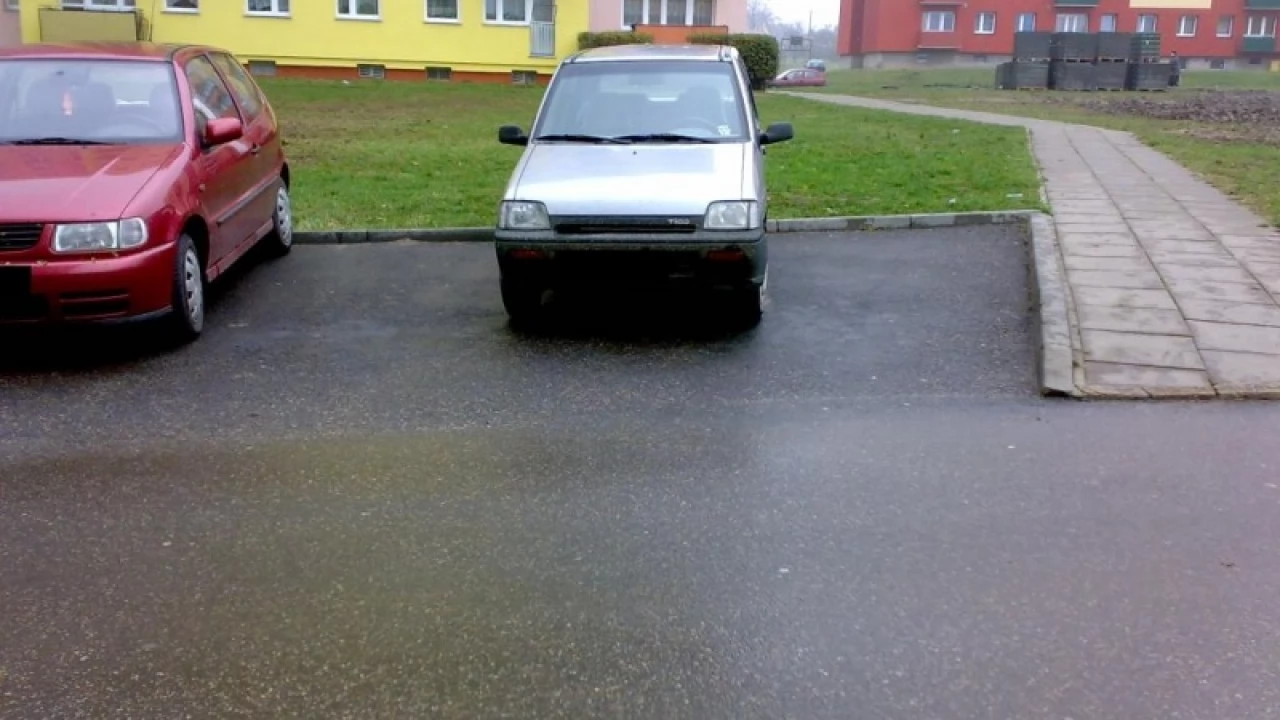 Brak wolnych miejsc parkingowych pod blokami!