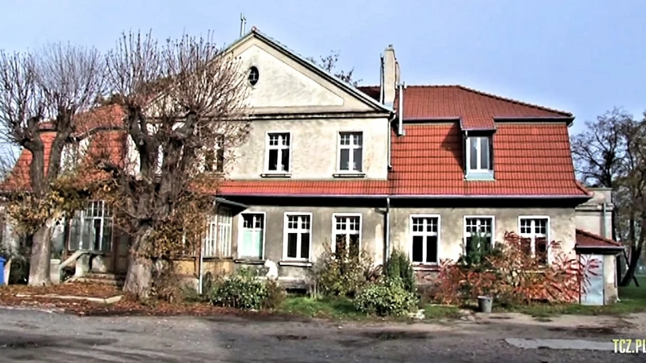 Co z dworkiem na Piotrowie?