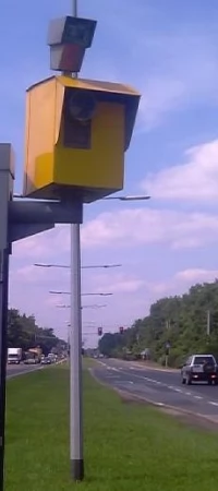 Pierwsze oznakowane maszty w 2011 roku stanęły w Warszawie