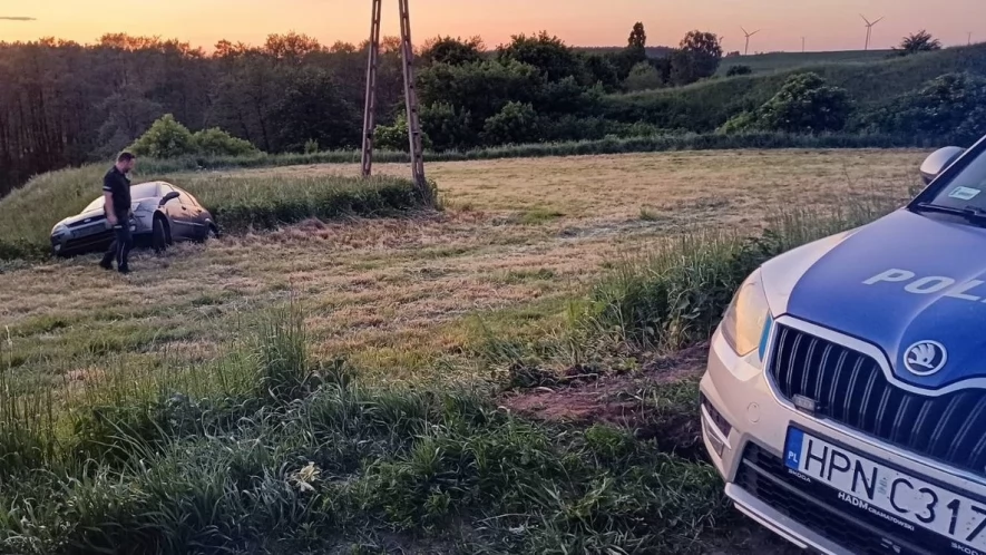 Pijani kierujący w rękach policji. Jeden zakończył jazdę w rowie