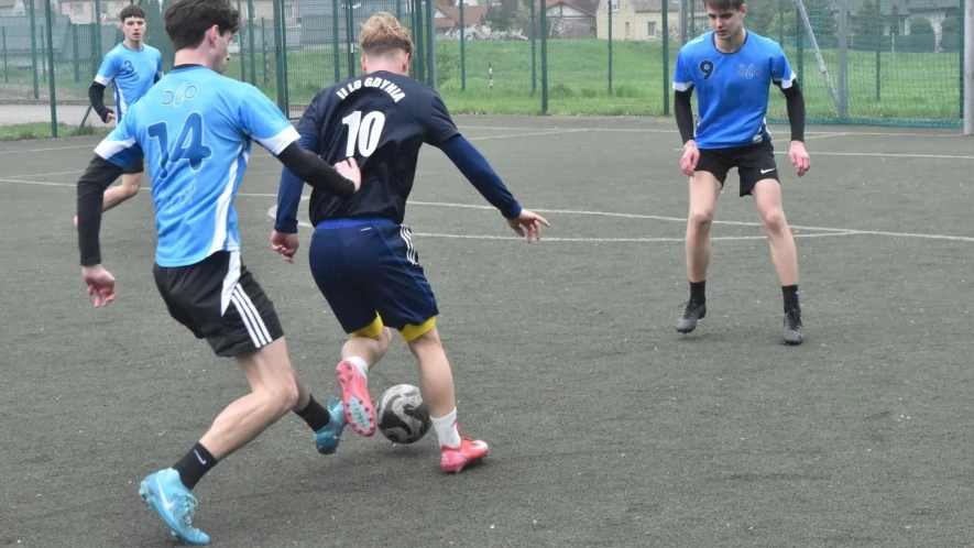 Półfinałowe futbolowe zmagania