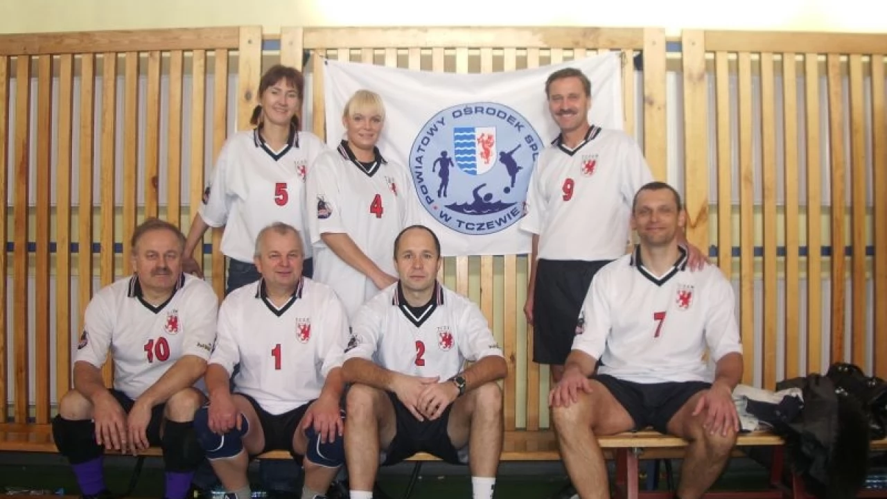 Samorządowcy grali w siatkę