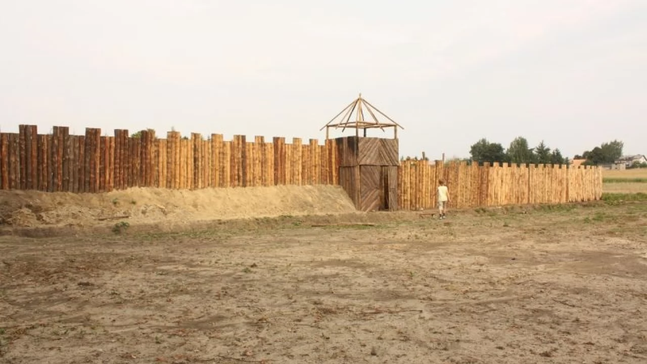 W Subkowach budują średniowieczny gród!