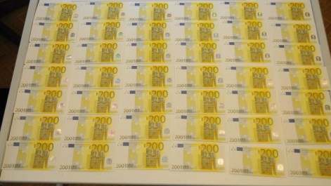 Tczew - Kryminalni zatrzymali obcokrajowca, który przewoził ponad 46 tys. euro. Banknoty były fałszywe