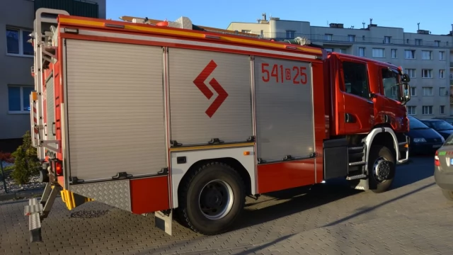 Tczew - Ewakuowano mieszkańców wieżowca na Zwycięstwa. Uszkodzona rura z gazem