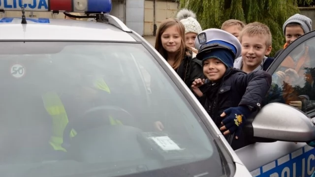 Tczew - Uczniowie z wizytą na komendzie