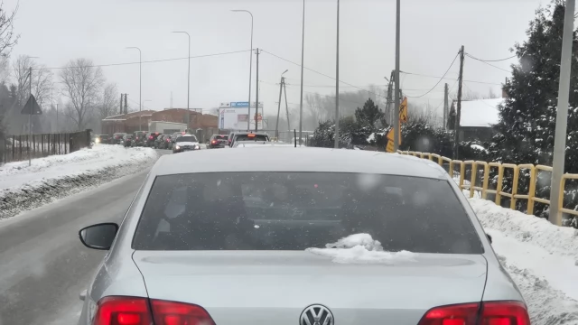 Tczew - Sygnalizacja i poranne utrudnienia przy wjeździe do miasta