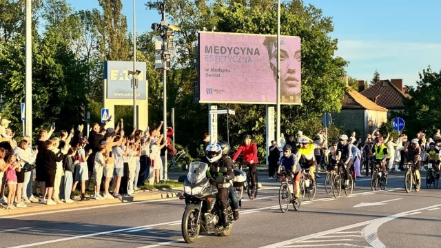 Tczew - Łatwogang przejechał przez Tczew w drodze po rekord i zdrowie dzieci!