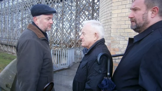 Tczew - Leszek Miller z wizytą w Tczewie. Oceniał stan zabytkowego mostu