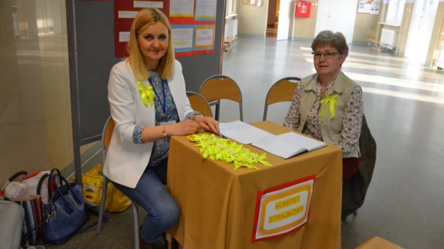 Tczew - Strajk rozpoczęty! W Tczewie strajkują wszystkie szkoły