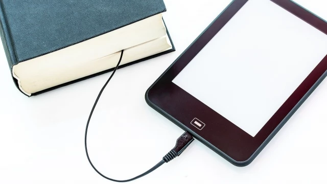 Tczew - 60.000 książek online. Biblioteka zaprasza