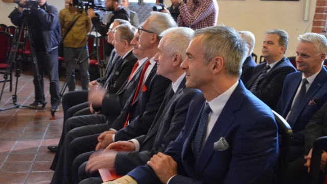 Tczew - Mieszkanie Plus. Pierwsze grunty na Pomorzu przekazane