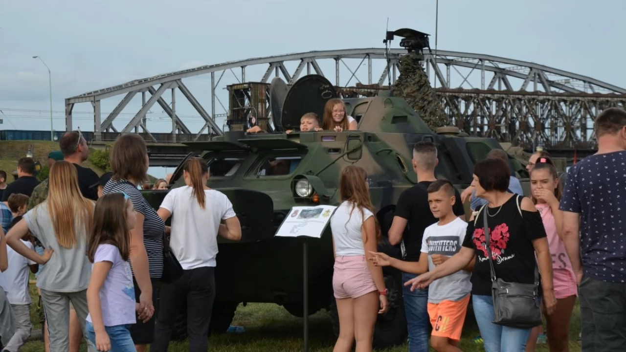 Tczew - Piknik historyczno - militarny na bulwarze