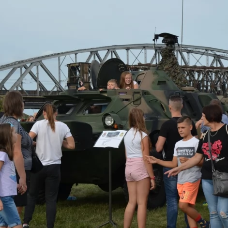 Tczew - Piknik historyczno - militarny na bulwarze