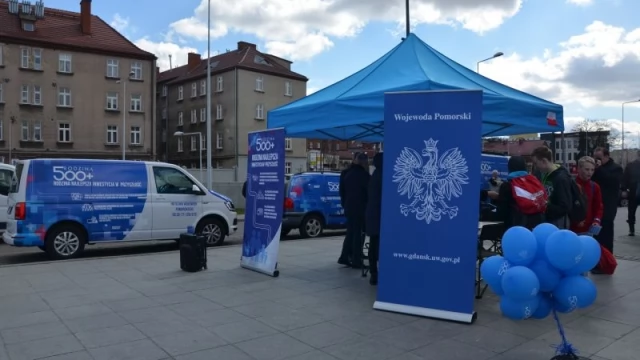 Tczew - 500+. Ponad 600 rodzin złożyło wnioski, był też BUS 500+