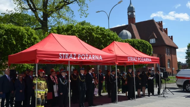 Tczew - Dzień Strażaka w Tczewie. Podziękowania za oddaną służbę