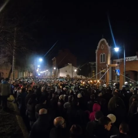 Tczew - Droga krzyżowa na Starym Mieście. Tłumy tczewian na ulicach