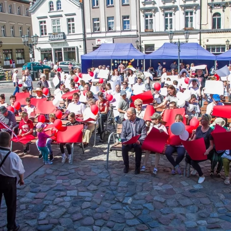 Tczew - Dzień Godności Osoby Niepełnosprawnej. Wystąpił CZESŁAW ŚPIEWA SOLO ACT