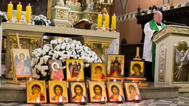 Tczew - Poświęcono ikony w tczewskiej Farze