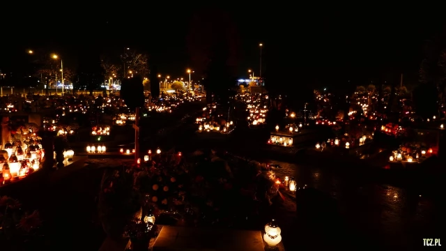 Tczew - Cmentarz nocą z dnia 1.11.2016 - godz. 23 [FOTO] [bez komentarza]