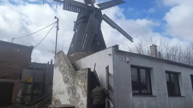 Tczew - Wiatr uszkodził skrzydło wiatraka