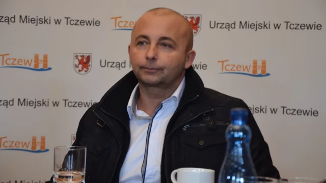 Tczew - Zobaczył ranną w wypadku, zatrzymał się i pomógł, gdy inni bezczynnie stali