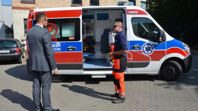 Tczew - Nowe karetki na drogach powiatu tczewskiego