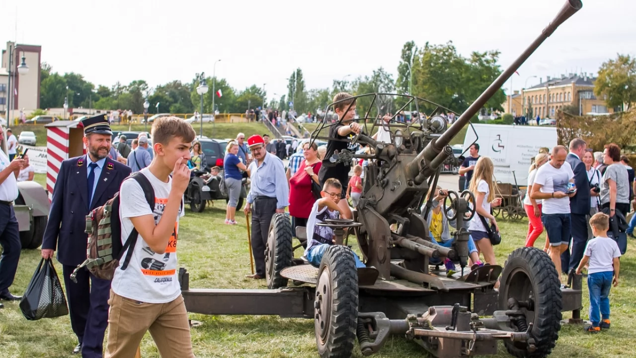 Tczew - Piknik historyczno - militarny na bulwarze