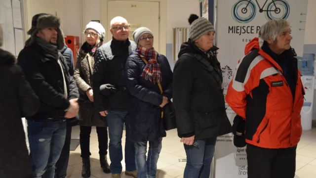 Tczew - Wybrzmiał dźwięk ciszy. Tczewianie pożegnali Pawła Adamowicza