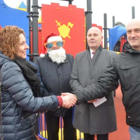 Tczew - Dzieci z Tczewa dostały na Mikołajki plac zabaw
