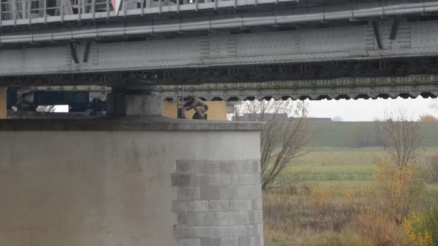 Tczew - Podejrzany pakunek na moście kolejowym przez Wisłę - trwa akcja służb [AKTUALIZACJA]