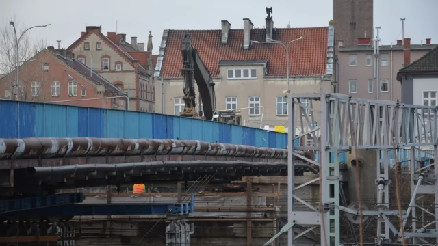Tczew - Duże wyzwanie inżynierskie. 500 ton stali i żelbetonu do zsunięcia