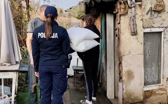 Tczew - Zabrakło im nawet kołdry, koca i poduszki. Dzielnicowi zareagowali natychmiast