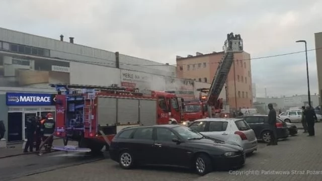 Tczew - Pożar na Jagiellońskiej 55. Na miejscu 8 zastępów straży [AKTUALIZACJA]