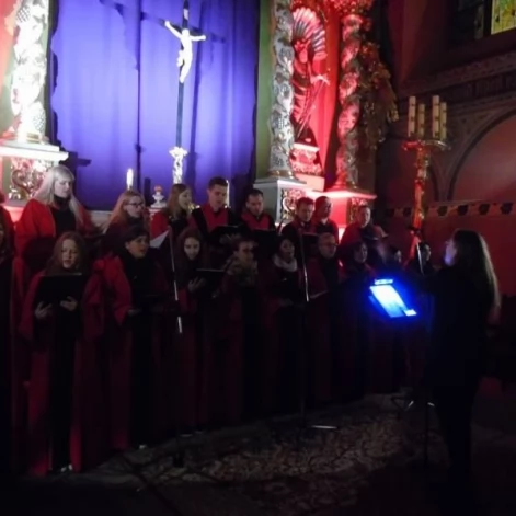 Tczew - Droga krzyżowa na Starym Mieście. Tłumy tczewian na ulicach